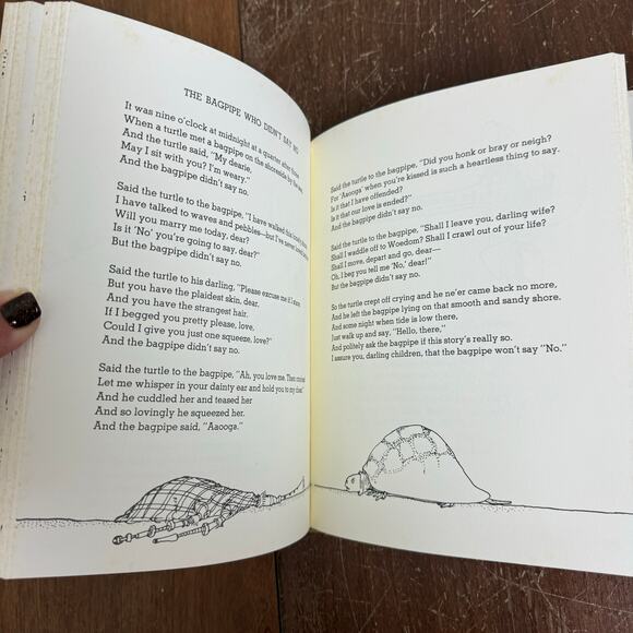 Where the Sidewalk Ends Shel Silverstein 1974 Hardback book with dust cover - Picture 10 of 16